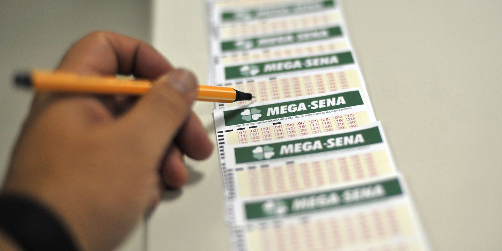 Mega-Sena realiza sorteio de prêmio estimado em R$ 3,5 milhões nesta terça-feira