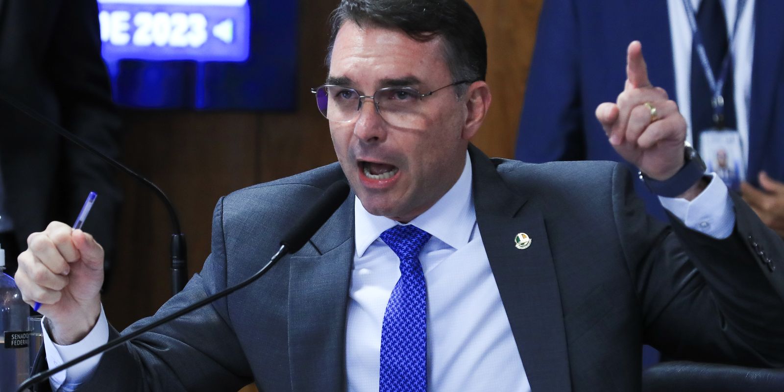 Missão pede ao TSE investigação sobre filiação falsa de Flávio ao partido