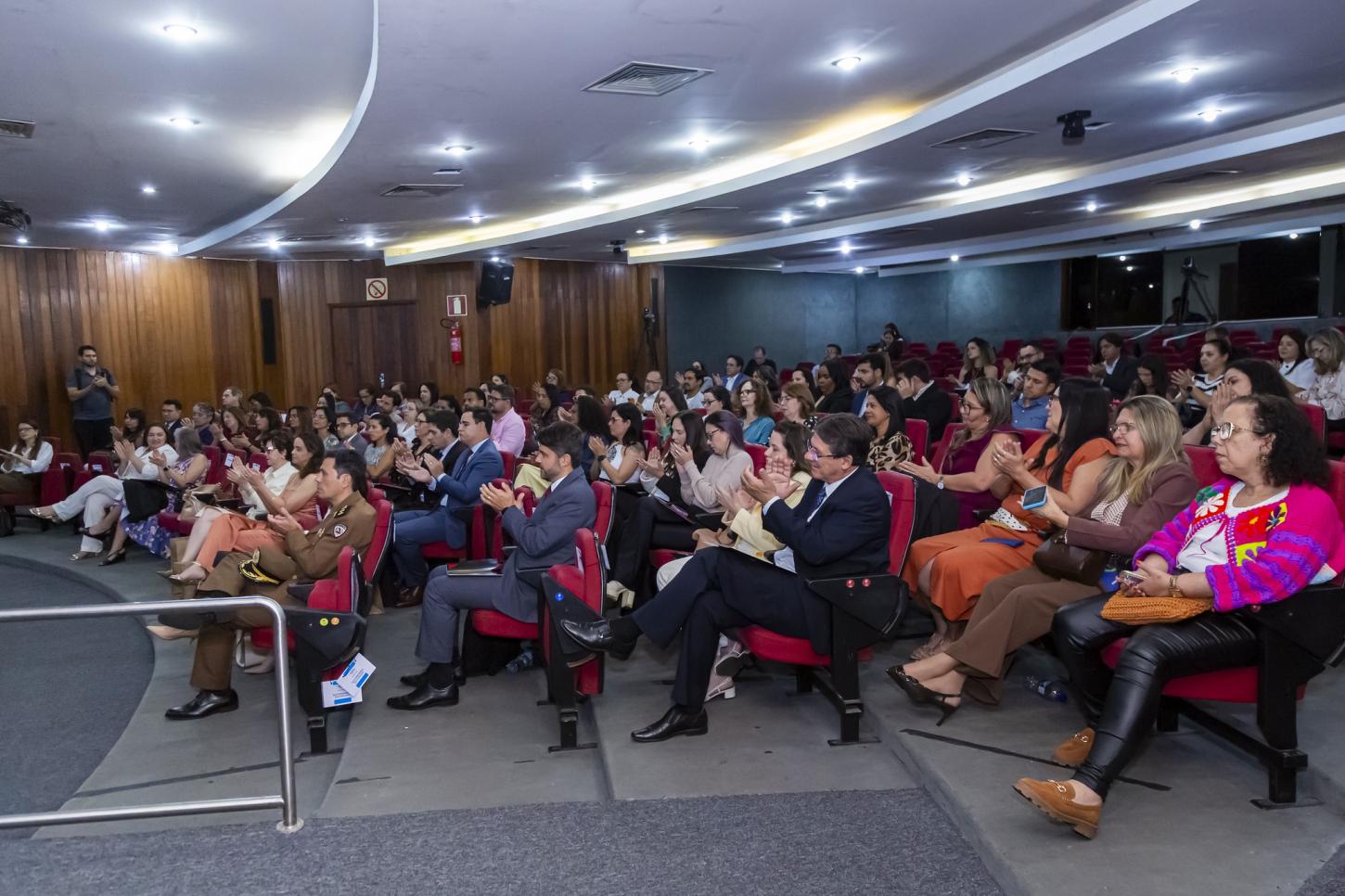 MPMG premia municípios e promotores por avanços e ampliação de vagas em creches de Minas Gerais