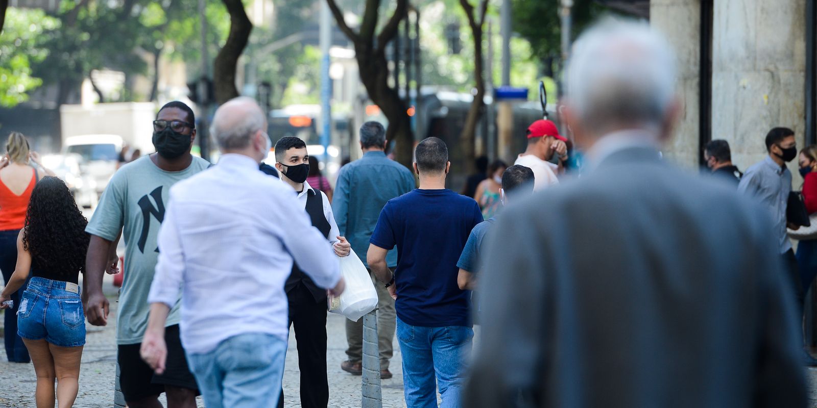 Maioria dos eleitores valoriza a religião na política, indica estudo da UFF