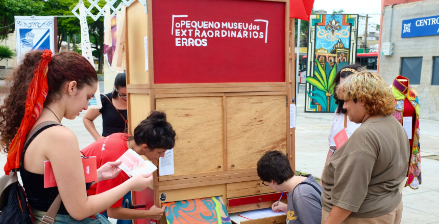 Pequeno Museu dos Extraordinários Erros realiza segunda circulação gratuita em Juiz de Fora
