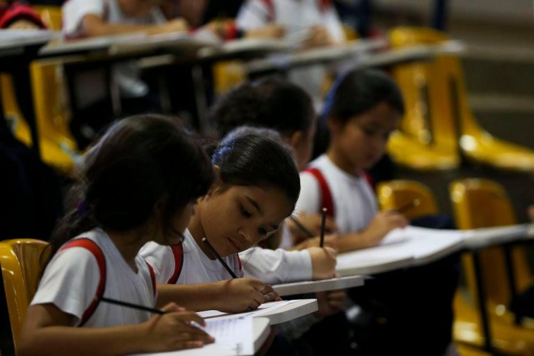 Câmara analisa inclusão de coletores menstruais em programa de saúde