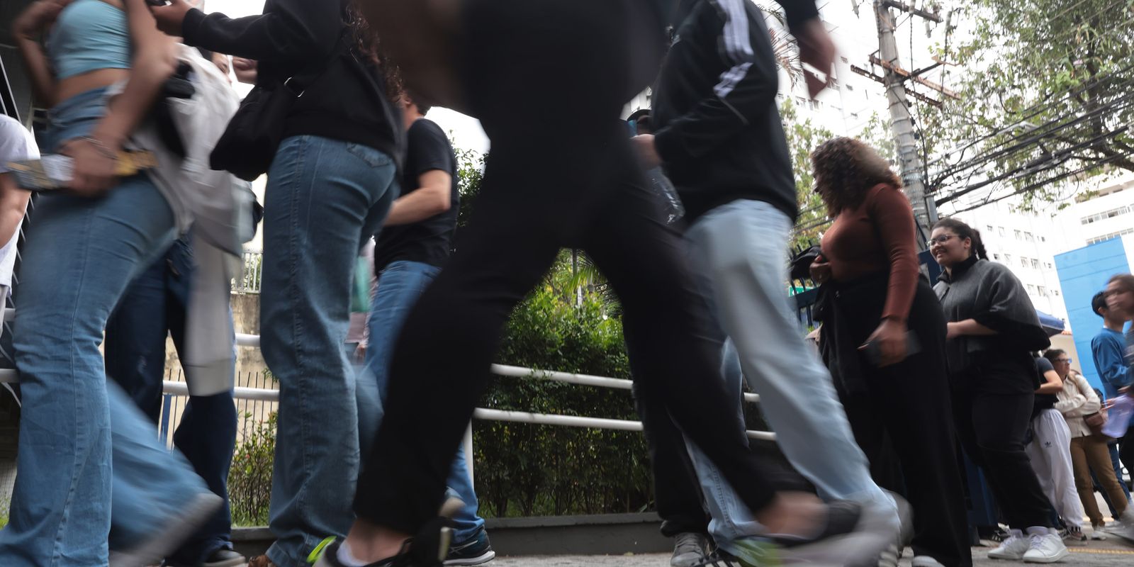 Aplicação das provas do Encceja ocorre neste domingo em todo o Brasil