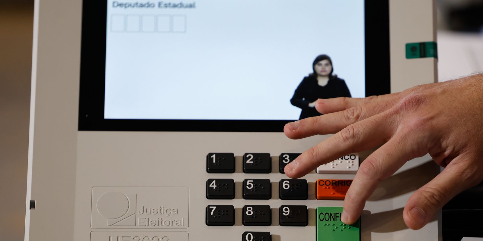 TRE-RJ altera 66 locais de votação para conter o crime organizado