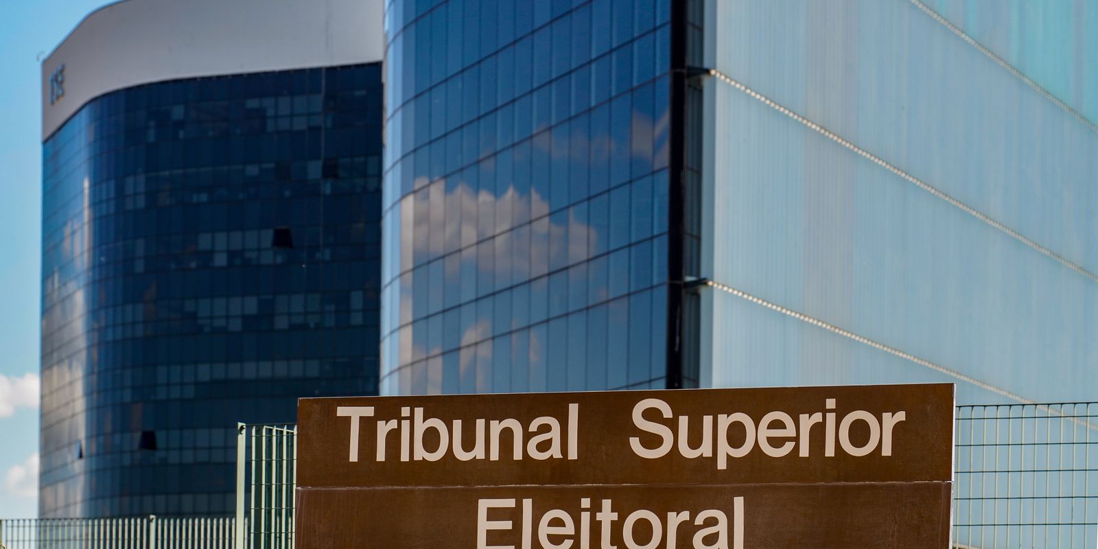 TSE suspende campanha de Pablo Marçal e veta participação em debates