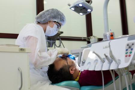 Combinação de ômega-3 e ácido acetilsalicílico tem eficácia semelhante à de antibióticos contra periodontite grave