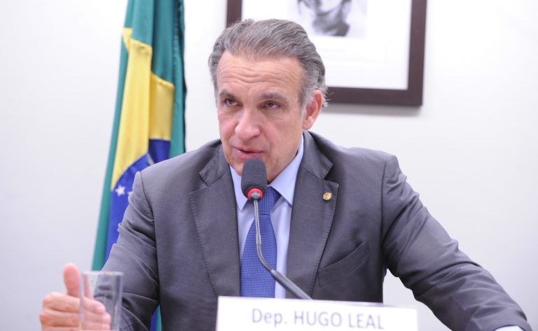 CCJ aprova tolerância de 15 minutos em estacionamento rotativo municipal