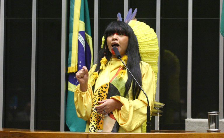 Comissão fixa prazo para repasse a candidaturas de mulheres negras e indígenas