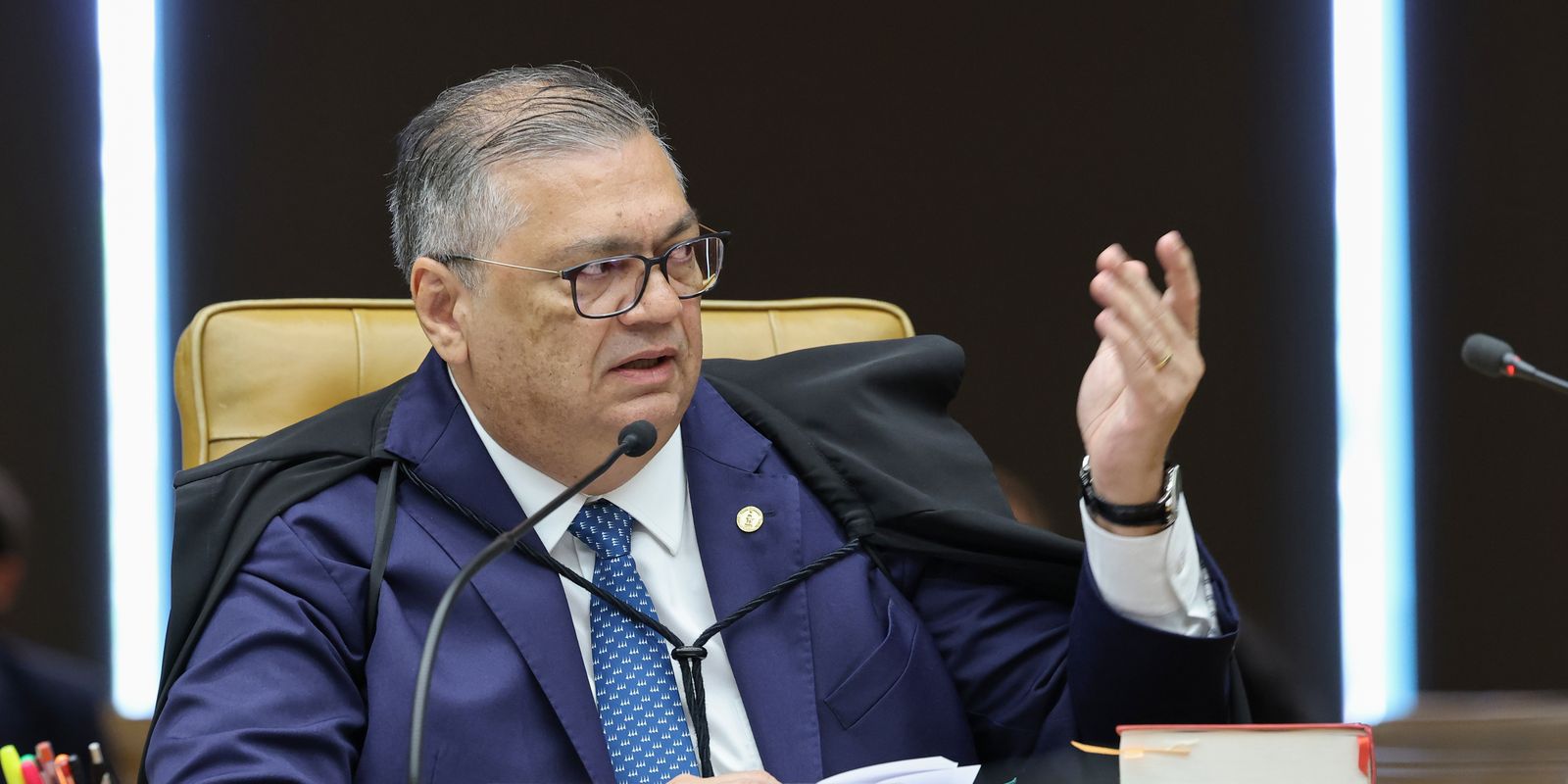 Dino ordena que PF investigue o serviço funerário de São Paulo