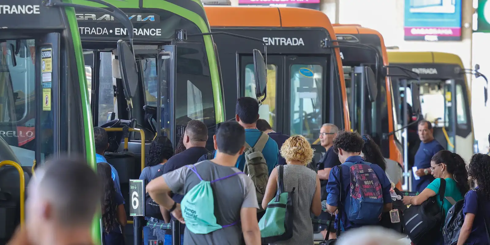 Escala 6x1 afeta a saúde mental de 67% dos brasileiros, aponta nova pesquisa
