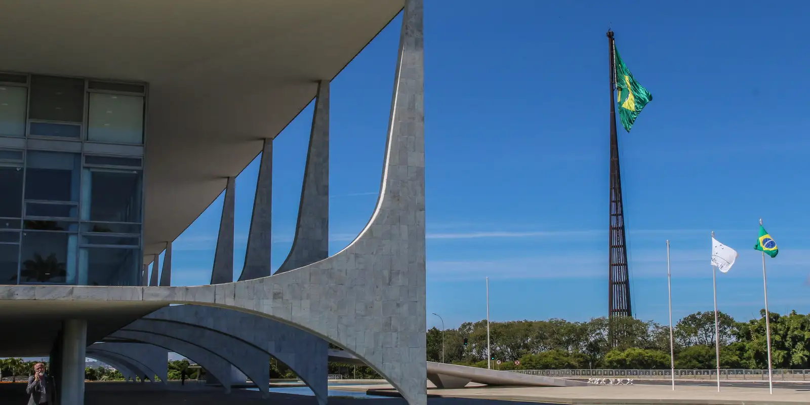 Frente de prefeitos cobra nova relação federativa de presidenciáveis