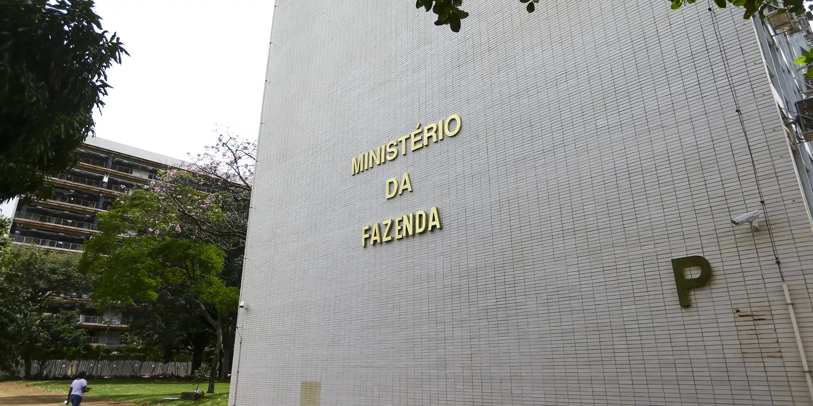 Governo reduz projeção do PIB para 2026 e ajusta estimativas econômicas