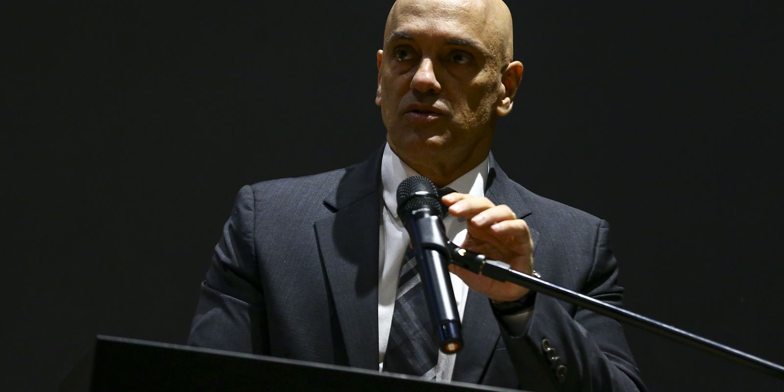 Ministro do STF contesta investigação contra Moraes e aponta ilegalidade