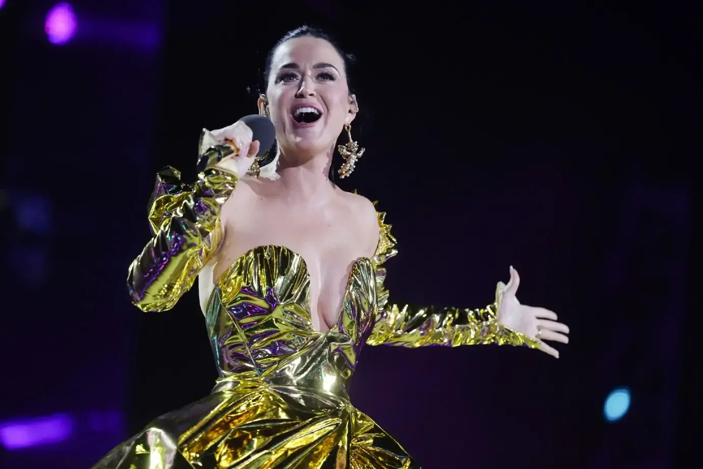 Katy Perry no Todo Mundo no Rio 2027? Rumores ganham força e ainda dá tempo de aprender inglês para cantar os hits