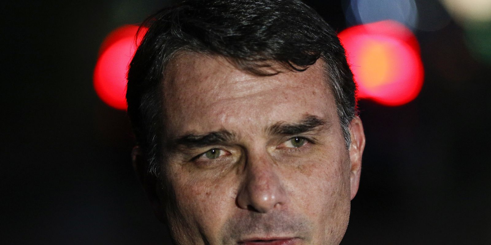 PF aponta cobranças de Flávio Bolsonaro por recursos para o filme Dark Horse