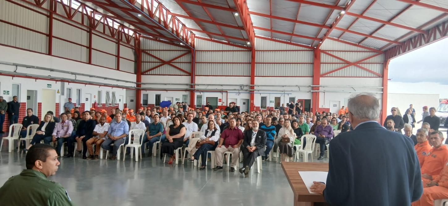 solenidade contou com uma representação significativa de prefeitos e prefeitas dos municípios da região