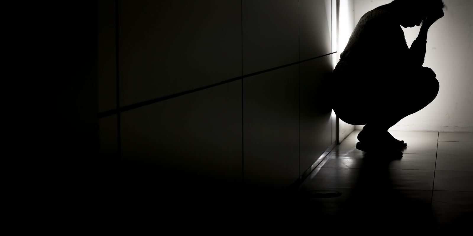 Médicos alertam para a prevenção ao suicídio associada a apostas virtuais