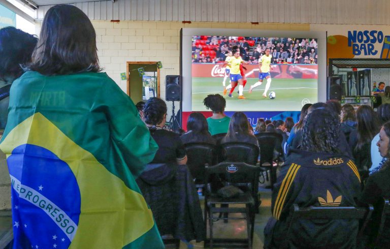 Projeto de lei veta cotações de apostas esportivas em transmissões ao vivo
