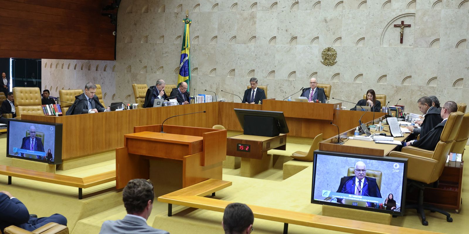 Após crise interna, Corte retoma sessões do STF com pauta tributária