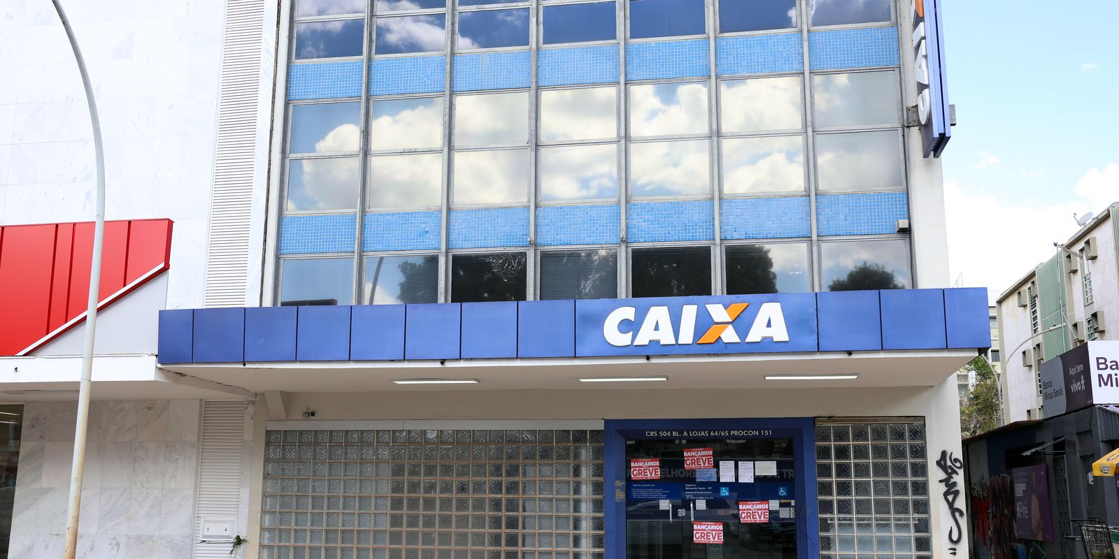 Trabalhadores da Caixa avaliam greve da caixa e nova proposta do banco