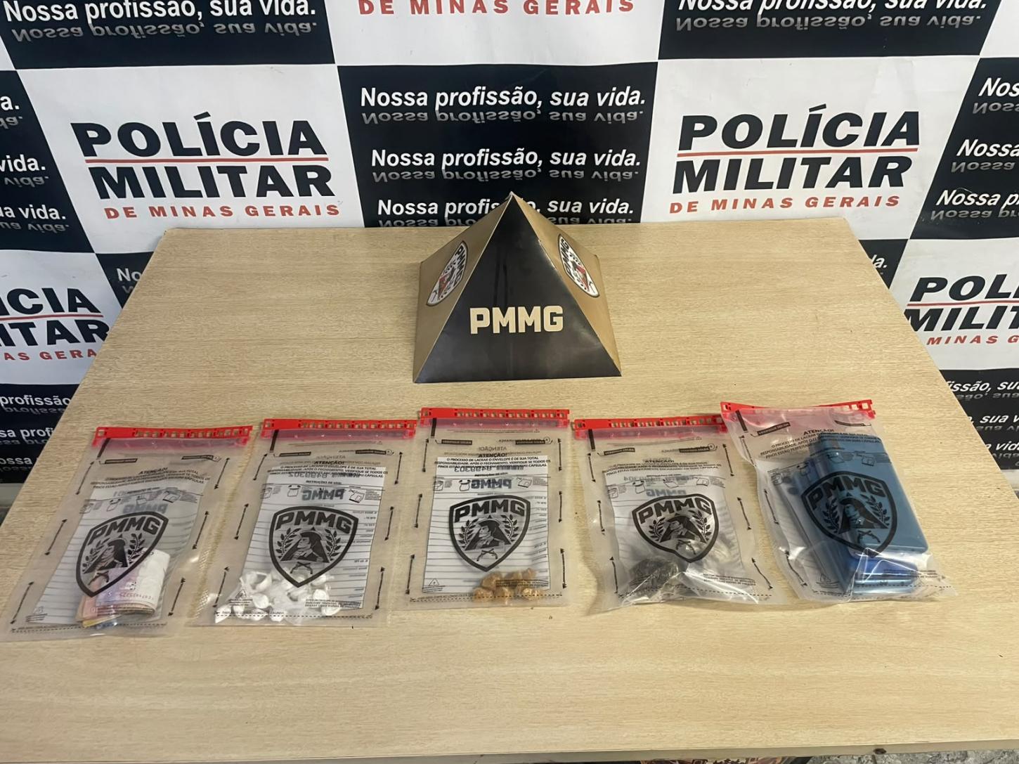 Adolescente de 17 anos é apreendido com cocaína, maconha e crack durante operação em Congonhas