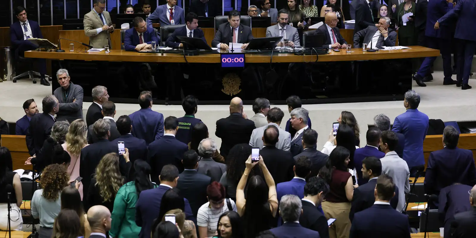 Davi Alcolumbre agenda votação da PEC 6x1 no Senado para a próxima quarta-feira