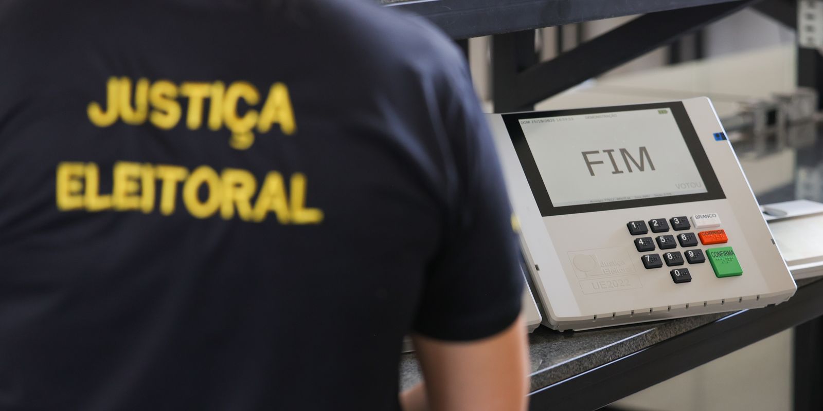 Entenda por que o assédio eleitoral é crime e saiba como denunciar