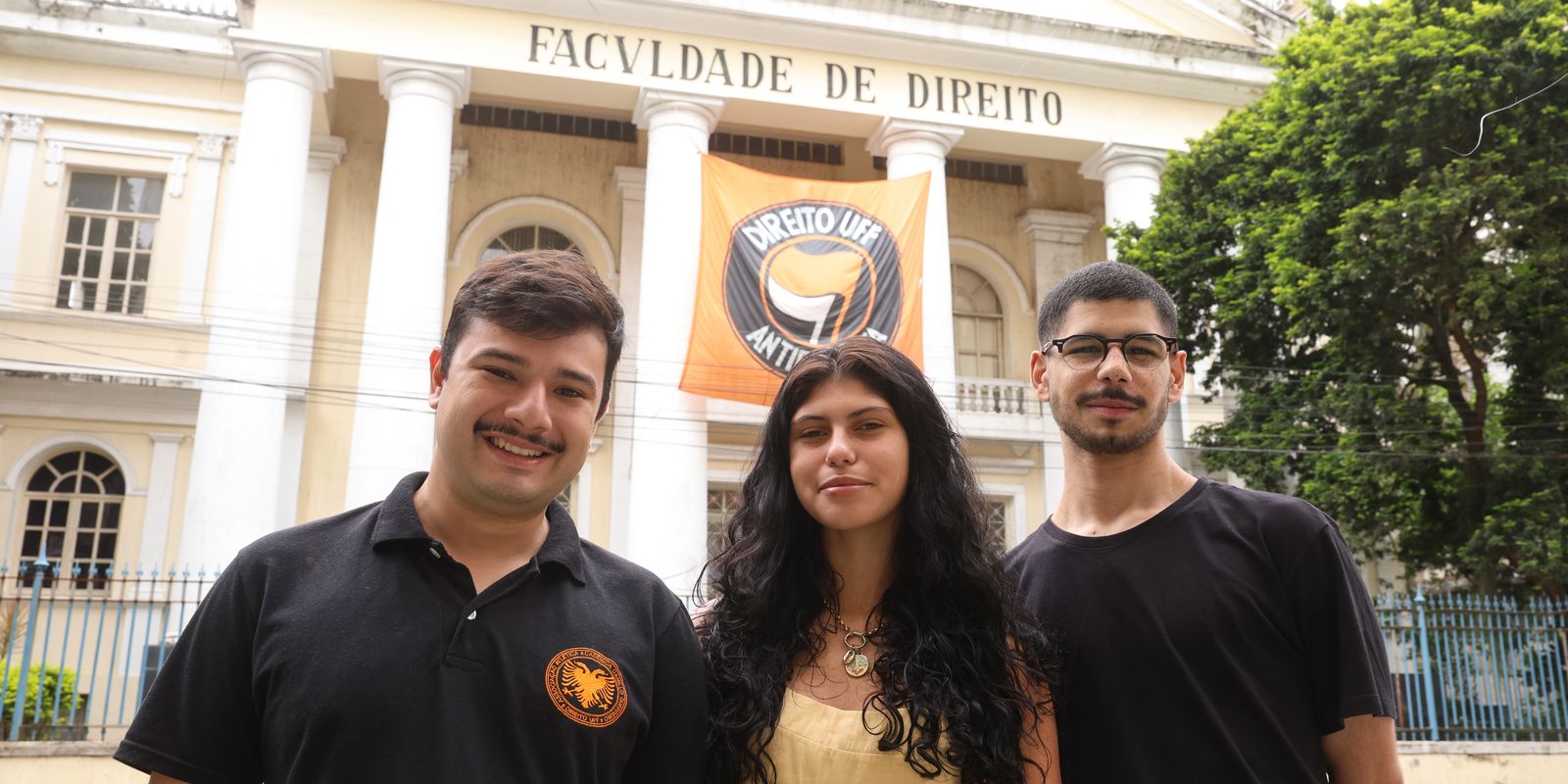 Protesto de estudantes da UFF em Niterói marca início de atos pela reeleição de Lula