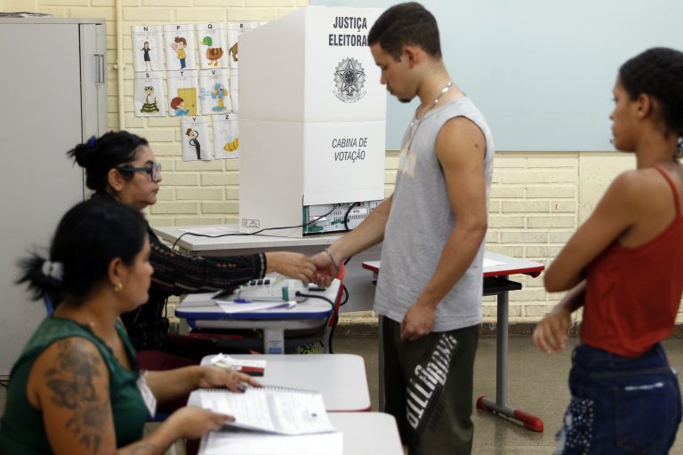 Eleições 2026: brasileiros voltam às urnas para presidente e governadores