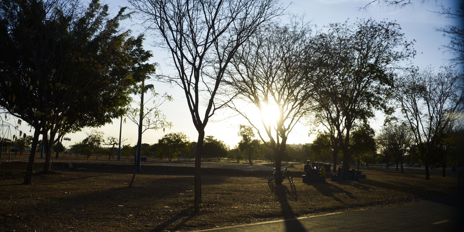 Inmet divulga previsão do tempo com calor extremo e alertas de tempestades