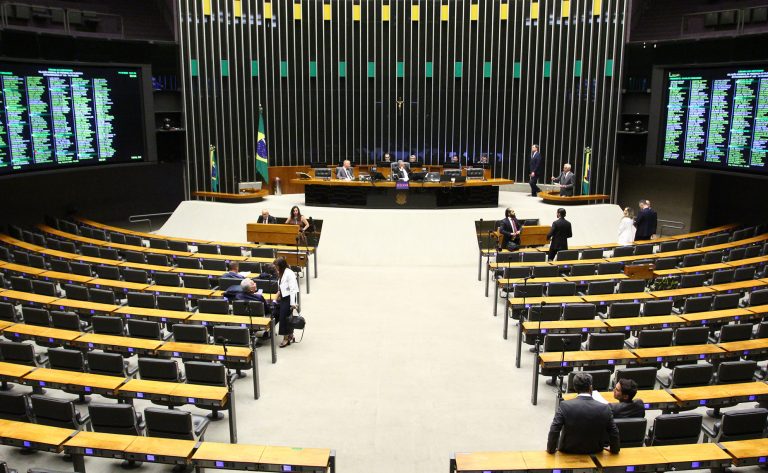 Câmara dos Deputados debate projeto que altera regras do microempreendedor individual