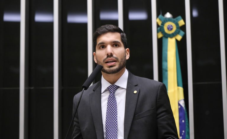 Conheça o deputado federal mais votado em cada estado nas eleições