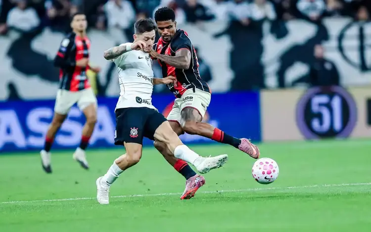 Corinthians empata com o Vitória e segue colado na zona de rebaixamento