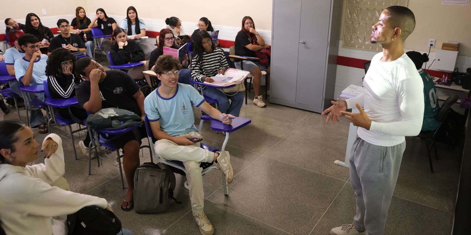 Inscritos no Enem 2026 devem escolher idioma da prova até 18 de outubro