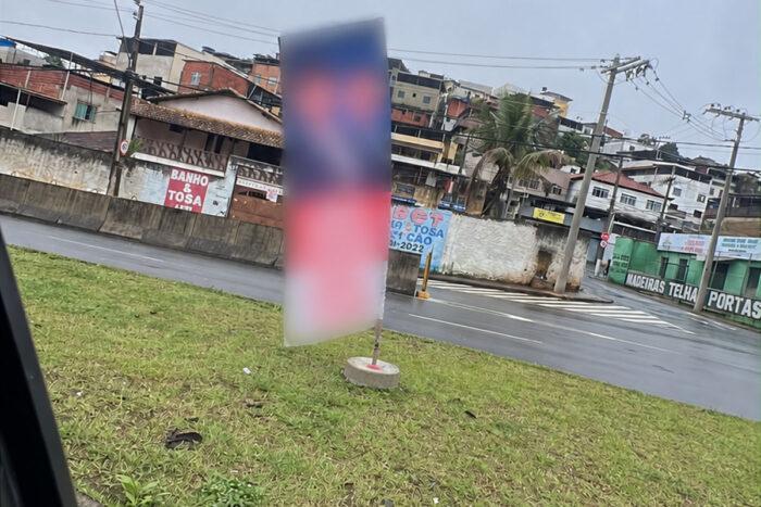 Juiz de Fora é a 3ª cidade de Minas com mais queixas no Pardal e amanhece com materiais de campanha nas ruas