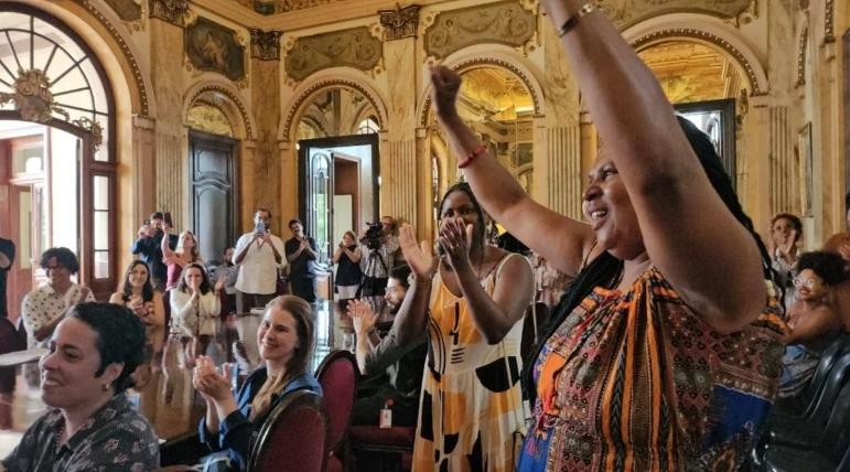 Minas Gerais reconhece samba, cachaça de alambique e Casa de Dona Beja como patrimônio cultural