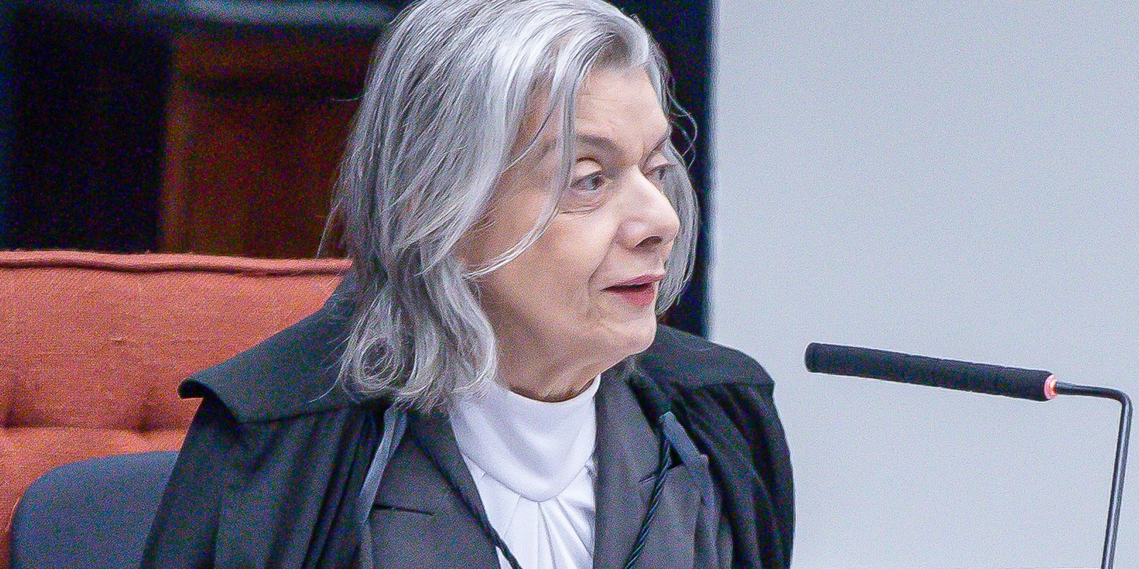 Cármen Lúcia nega pedido de transporte público interestadual nas eleições
