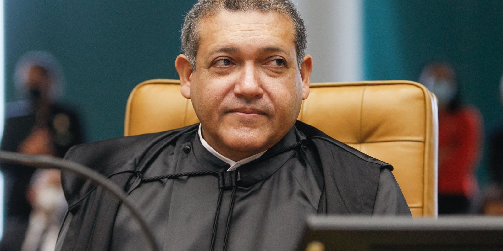 Nunes Marques suspende novos posts no canal Exército do Lula no WhatsApp