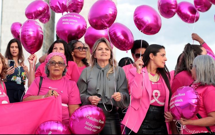 Outubro Rosa: deputada Flávia Morais reforça necessidade de diagnóstico precoce