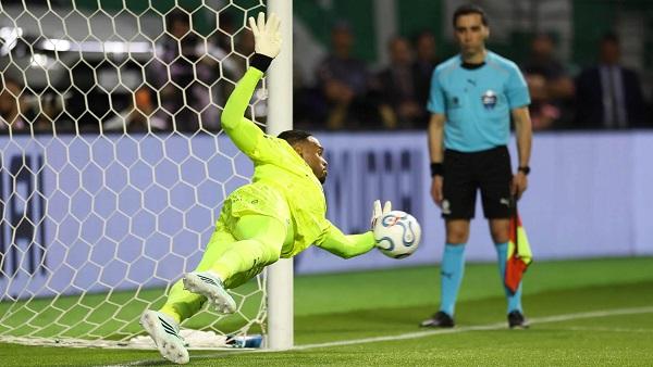 Palmeiras recua, leva gol no fim, mas elimina Fluminense nos pênaltis e vai à final