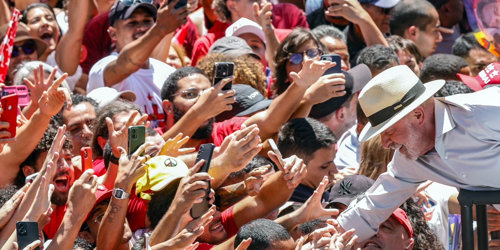 Presidente do TSE liga para Lula para parabenizar a sua reeleição