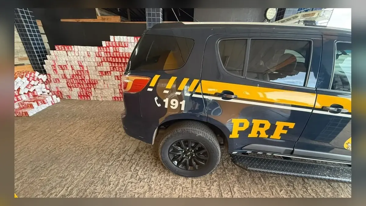 PRF flagra transporte irregular de fogos de artifício na BR-262