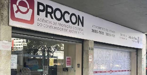 Procon e Secretaria de Educação realizam projeto sobre finanças e consumo consciente para alunos da EJA em Juiz de Fora