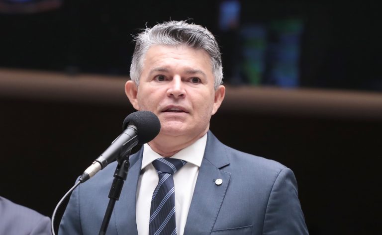 Projeto de lei permite prefeituras alterarem destino de áreas públicas