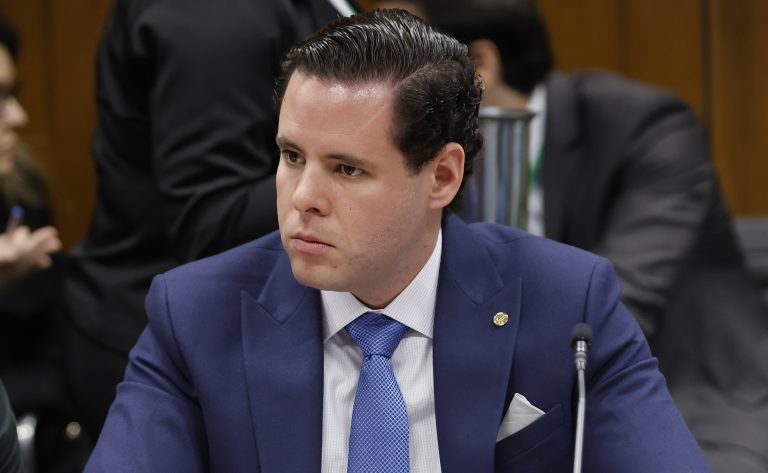 Projeto de lei veta perdão penal para crimes contra crianças na Câmara