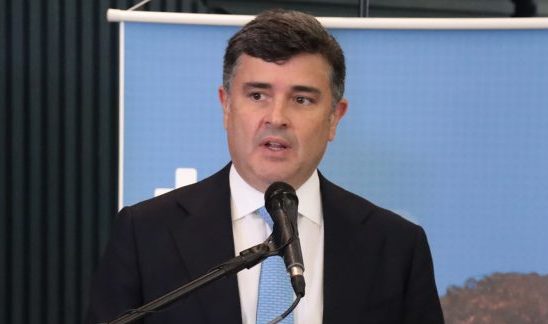 Projeto de lei na câmara pune empresas que atrasarem pagamento de médicos
