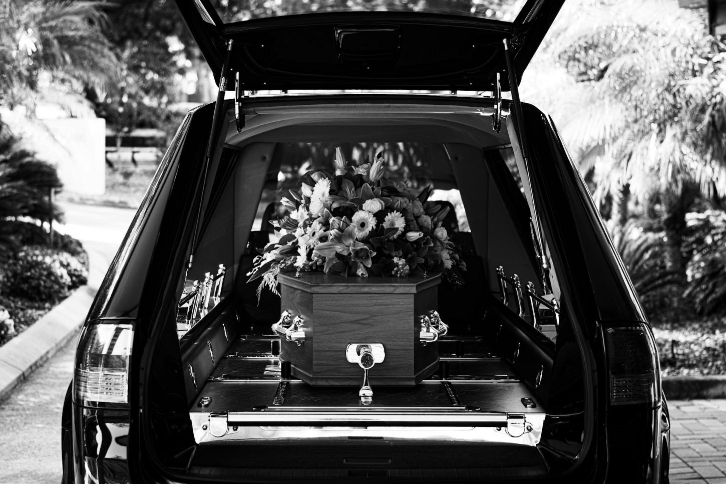 Quanto custa um funeral sem plano funerário? Conheça as principais despesas