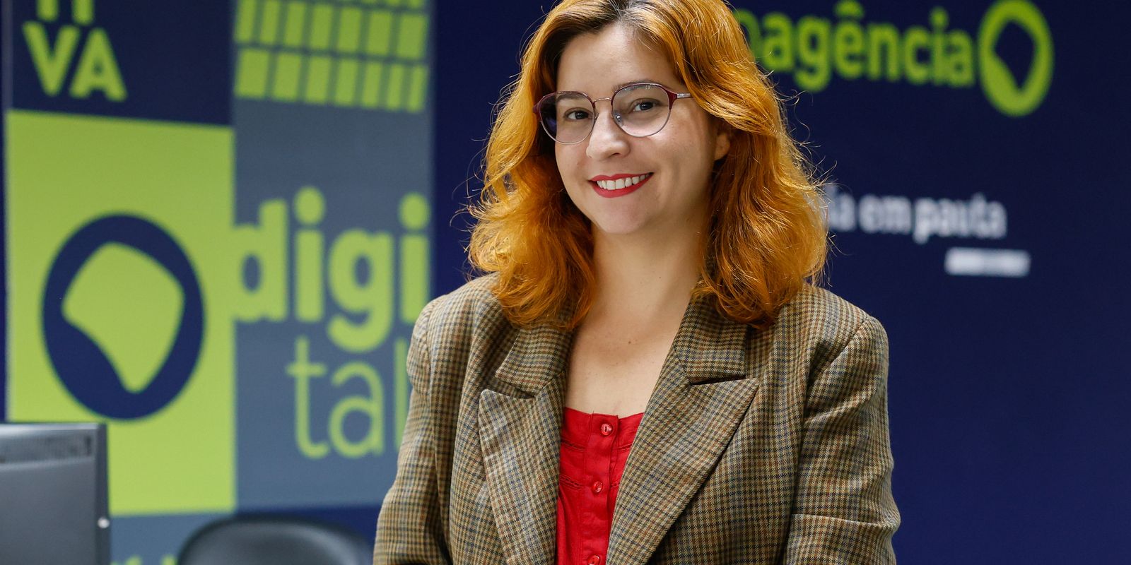 Repórter Tâmara Freire é finalista no Prêmio SBIm por cobertura de vacinação