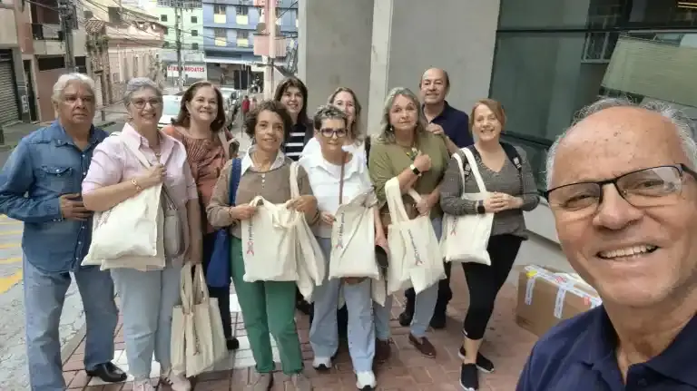 Rotary de Juiz de Fora entrega kits de higiene e beleza a pacientes em quimioterapia no Hospital 9 de Julho