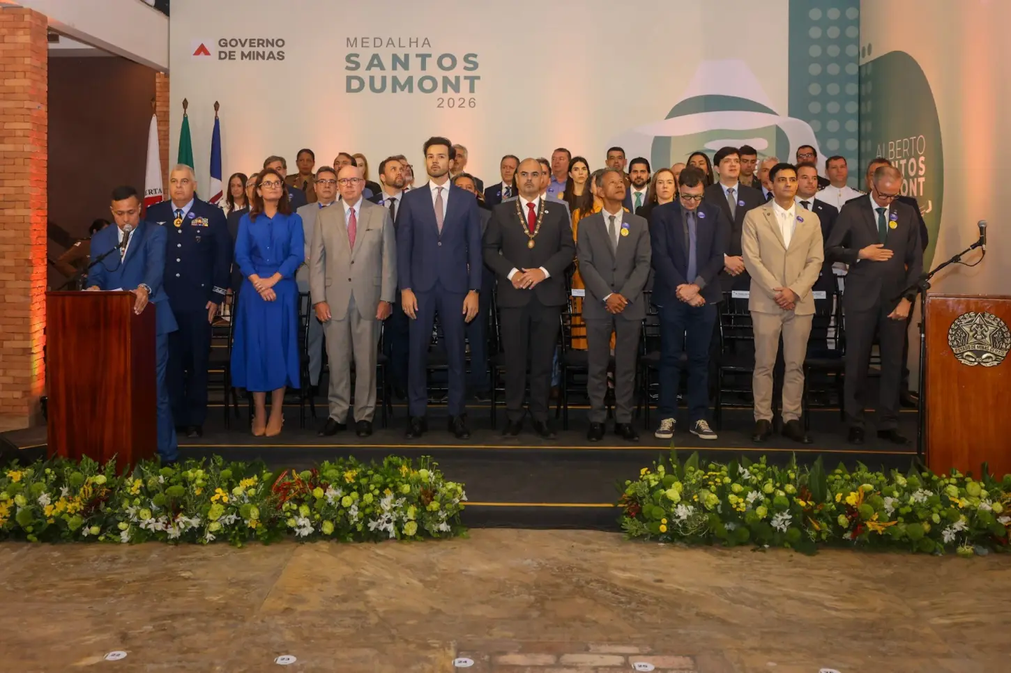 Secretário de Educação de Minas Gerais recebe a Medalha Santos Dumont